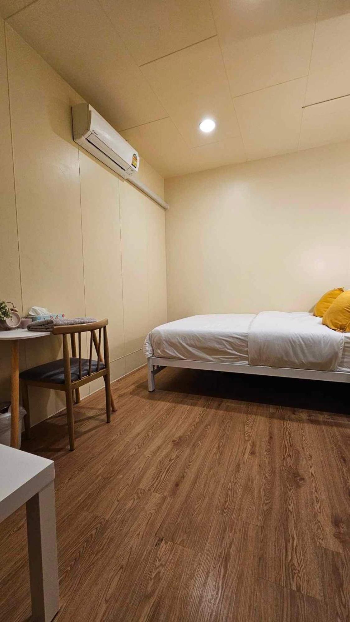 W District Hostel Bangkok Dış mekan fotoğraf